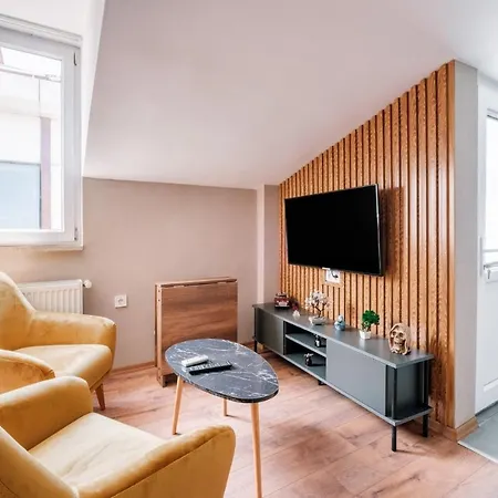 Studio Flat 2 Min To Metro Near Marmara Park *